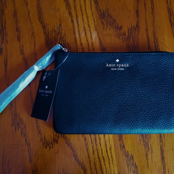 *Price Drop* Kate Spade medium black pebbled leather wristlet - Picture 3 of 6